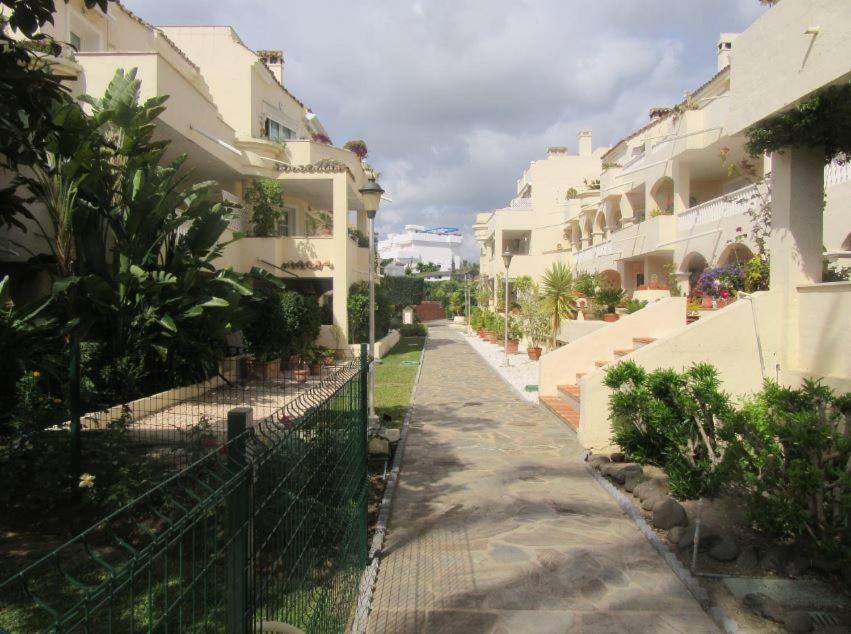 Apartment In El Paraiso - Near Puerto Banus Estepona Exterior foto